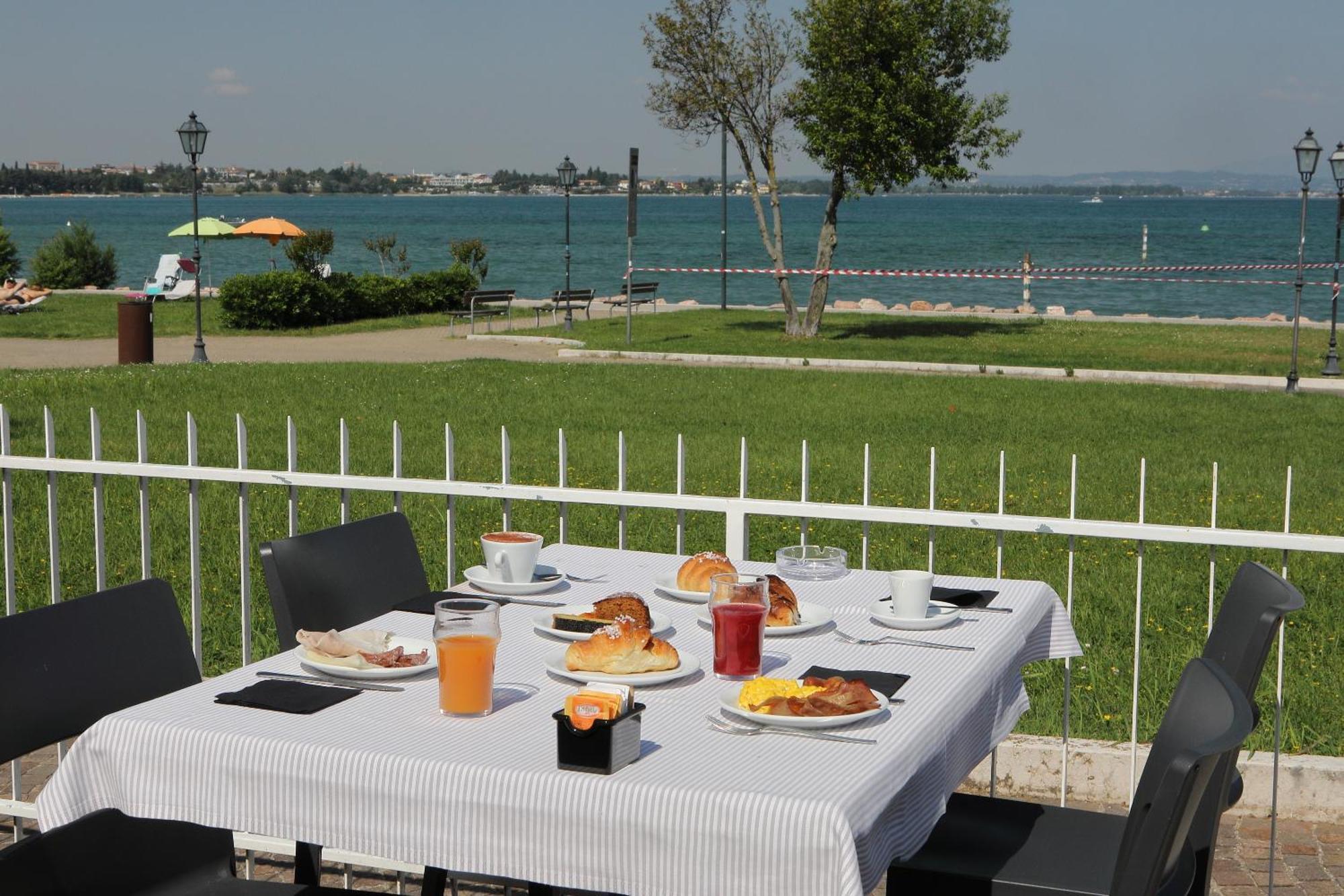 Hotel Campanello Castelnuovo del Garda Exteriör bild