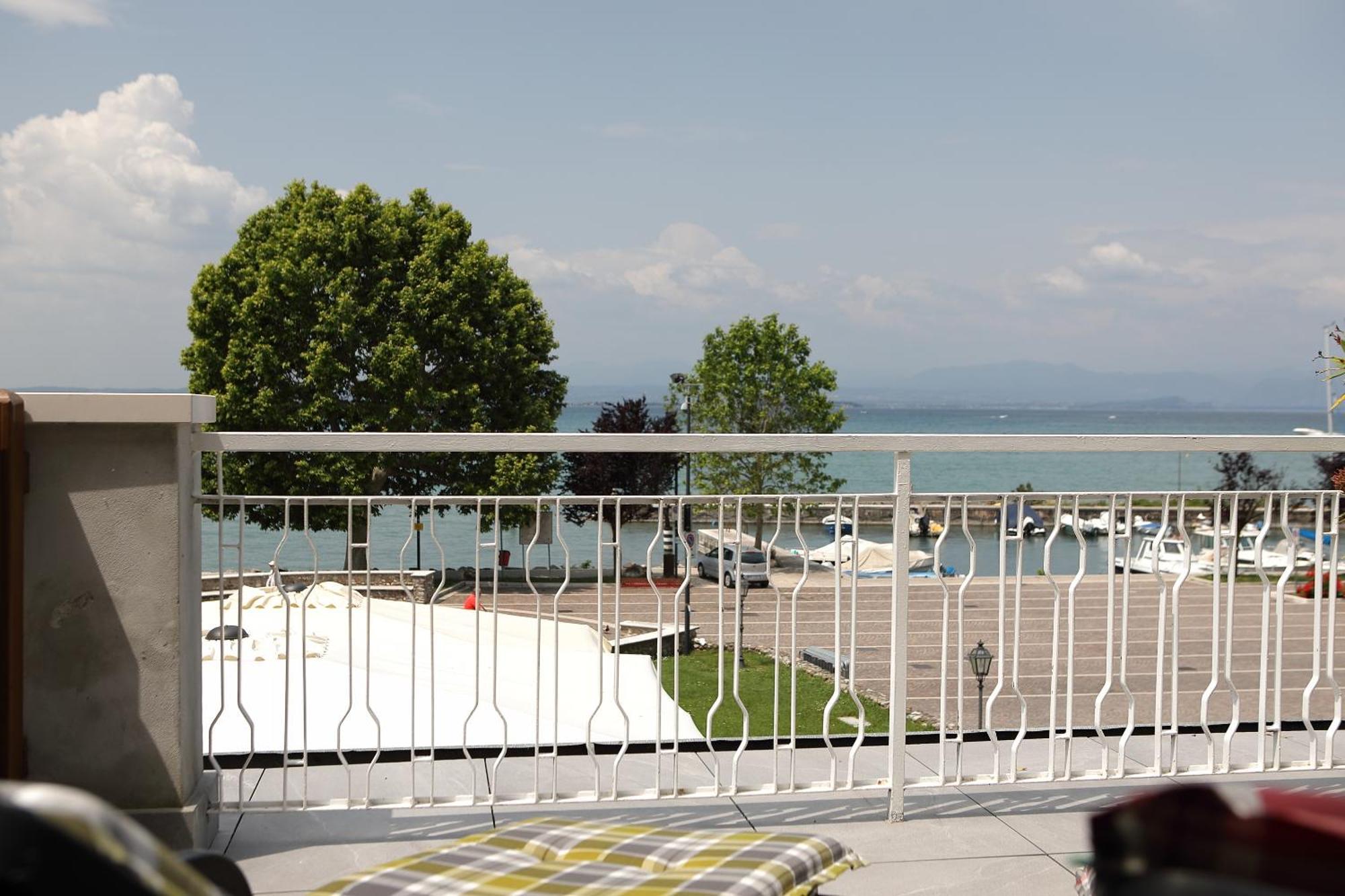 Hotel Campanello Castelnuovo del Garda Exteriör bild