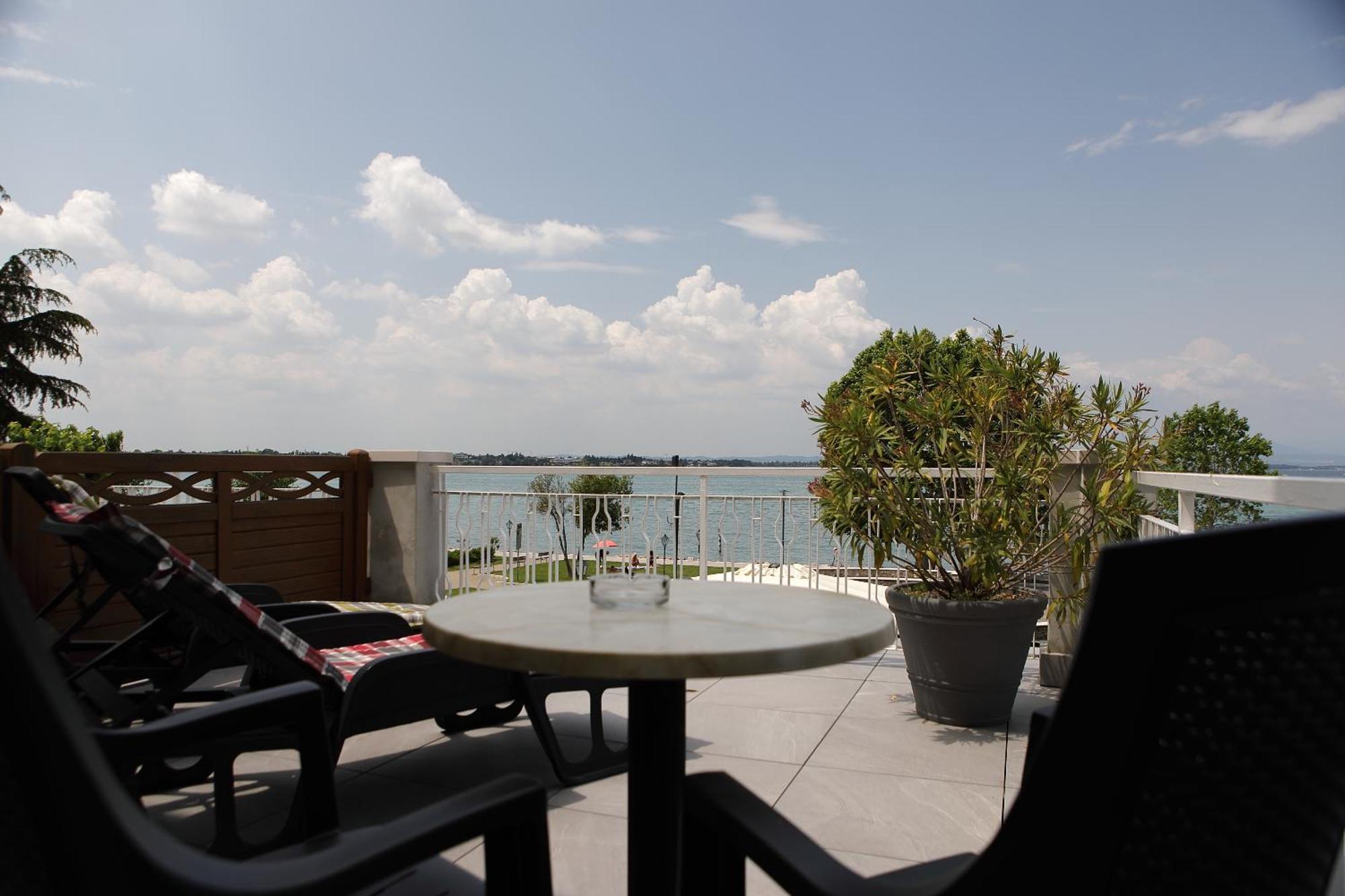 Hotel Campanello Castelnuovo del Garda Exteriör bild