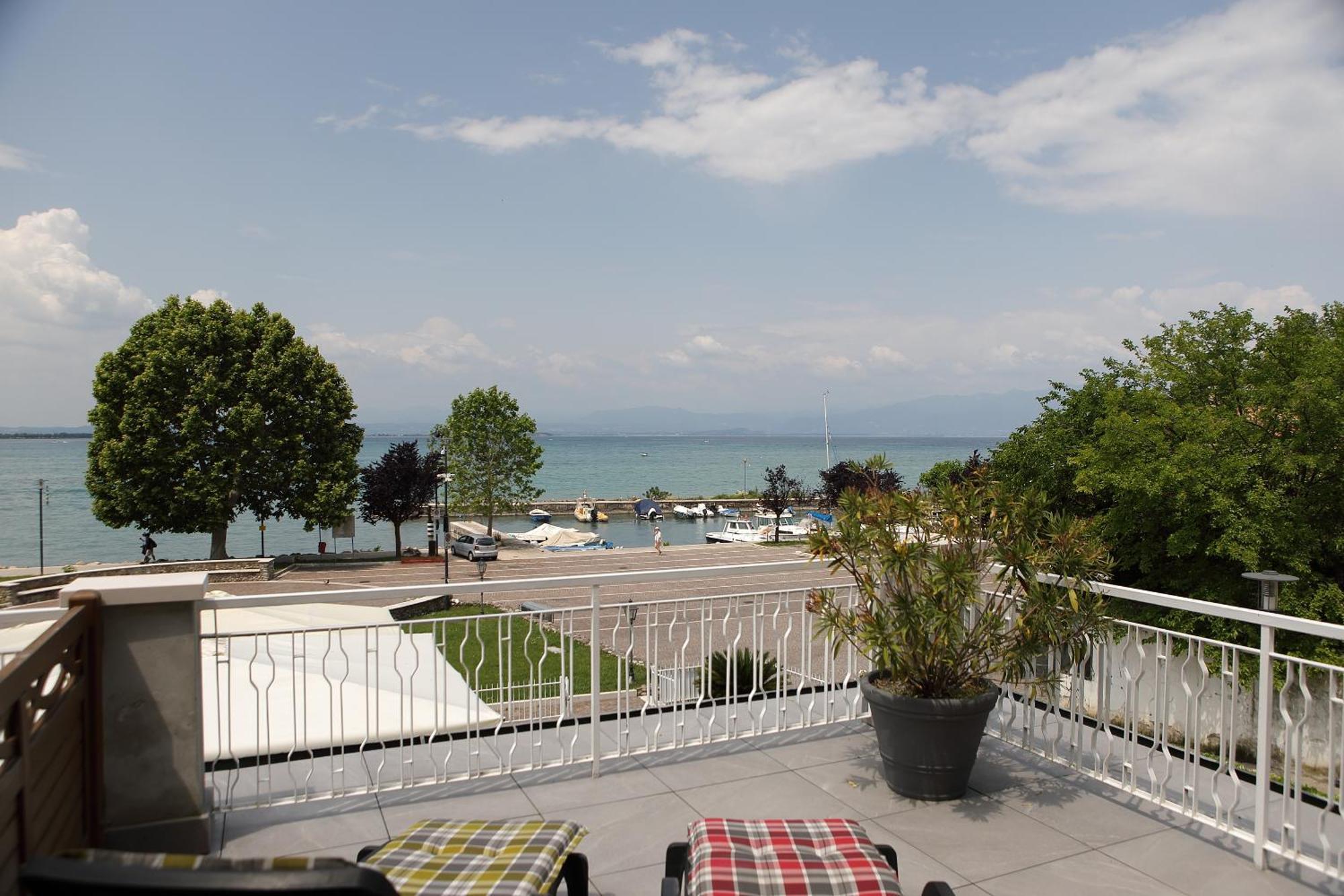 Hotel Campanello Castelnuovo del Garda Exteriör bild