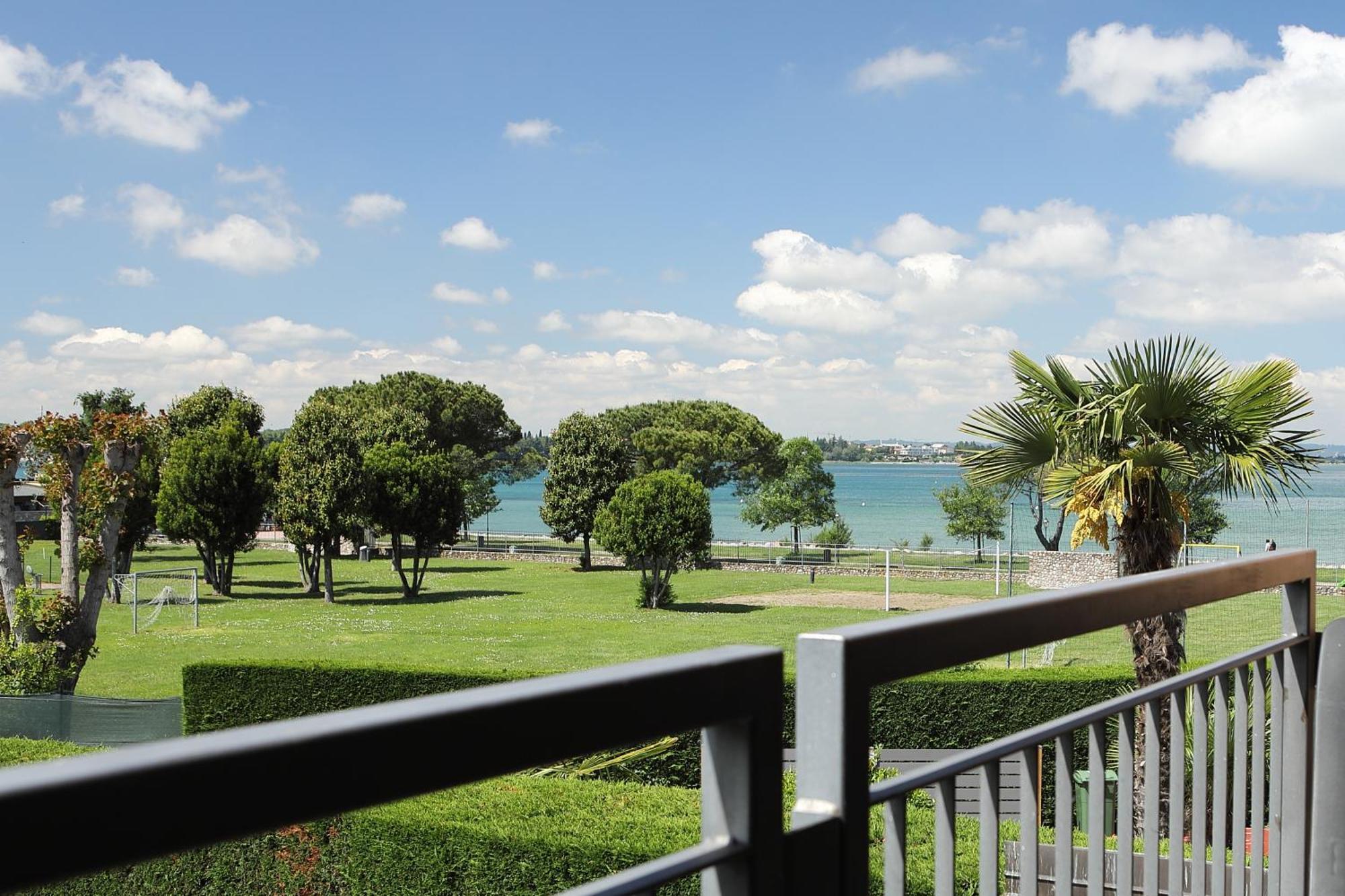 Hotel Campanello Castelnuovo del Garda Exteriör bild